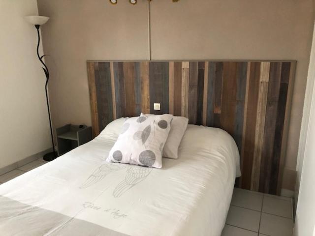 Logis Hotel Le Clos Saint Loup Bram Eksteriør billede
